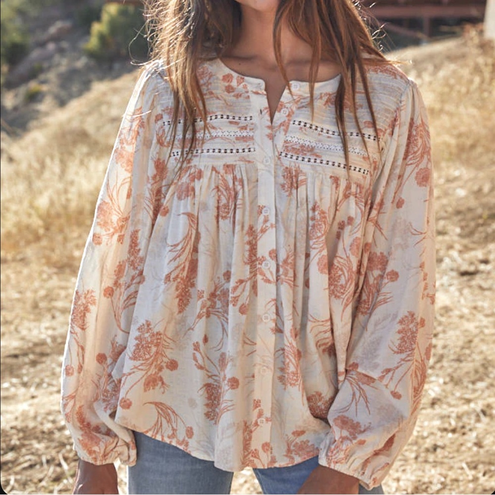 ROBBIE + CO. Shanna Floral Boho Top Puff Sleeves Button Down in Medium